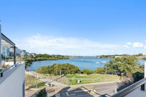 Breathtaking Waterfront Penthouse with BigTerrace near to Olympic Park Sydney